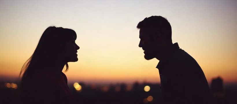 Как понять, что ты нравишься мужчине по его словам и поведению